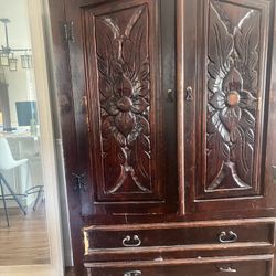 Beautiful Cabnit Moving Sale
