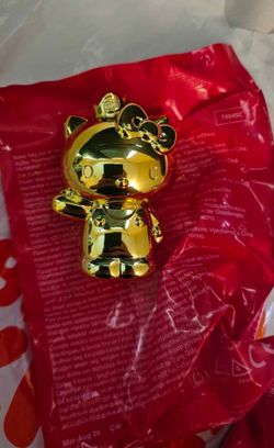 Gold Hello kitty