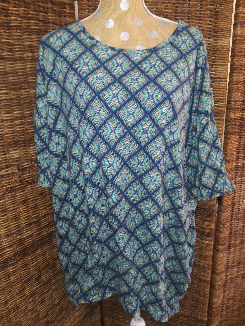 LulaRoe Women's Size 3XL Multicolor Swirl Tunic Top

Excellent Condition!!

**Bundle and save with combined shipping**


