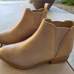 Beautiful leather, Nisolo brand, Eva Everyday Chelsea Boot, Almond