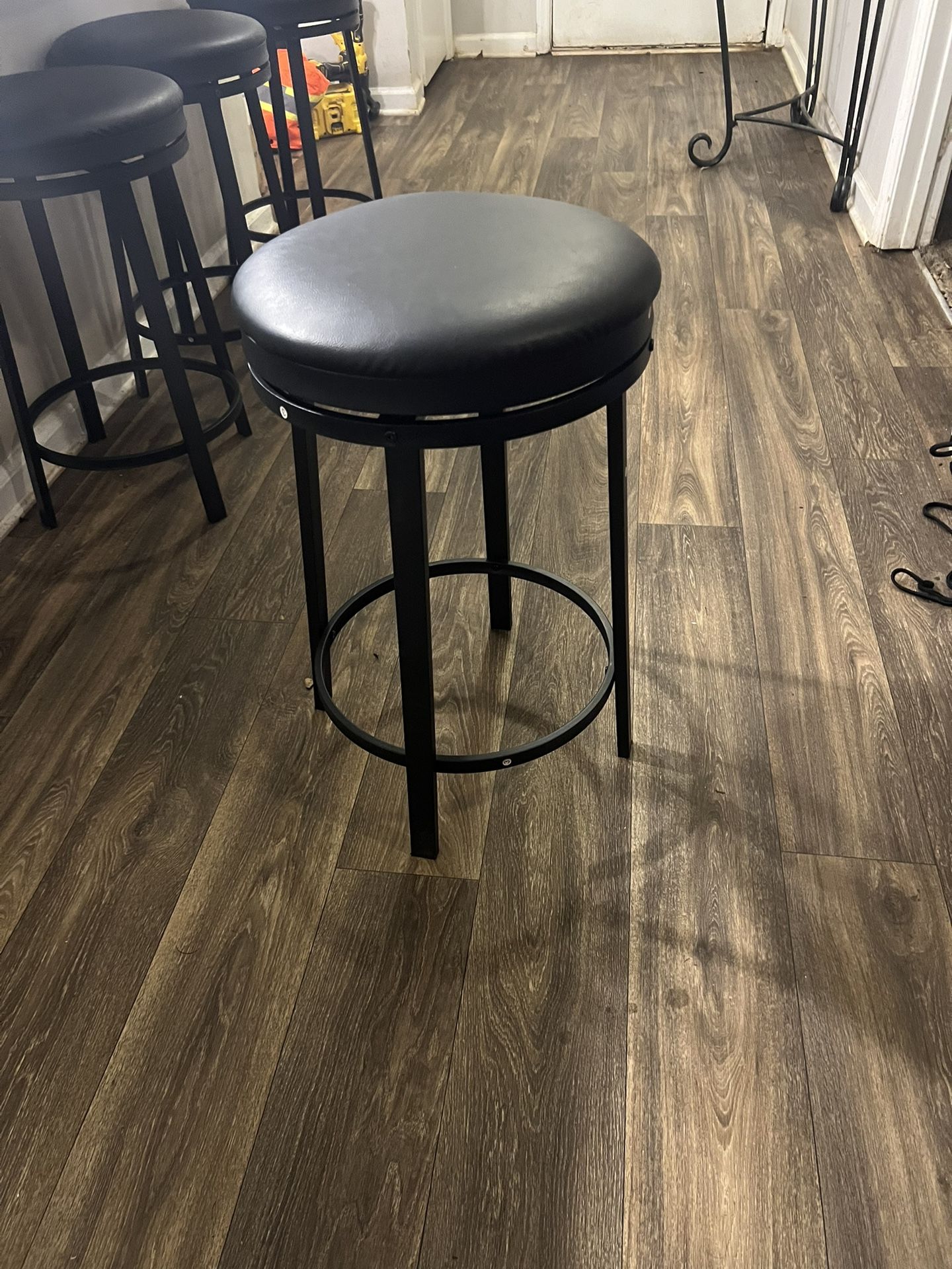 Black Leather Bar Stolls