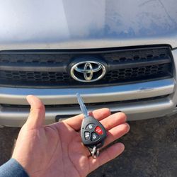 Car Keys / Llaves De Carro