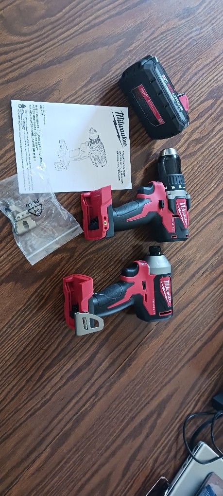 MILWAUKEE COMPACT BRUSHLESS DRILL& MILWAUKEE 1/4" HEX IMPACT DRIVER