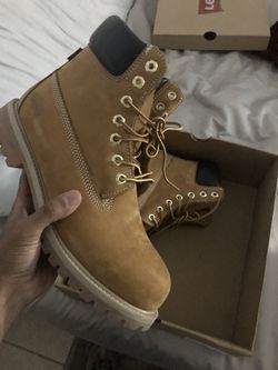 Levi Boots Size 9.5