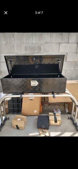 Aluminum toolbox for trucks and SUVs