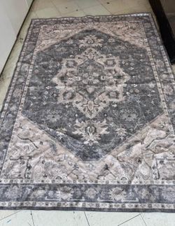 Beautiful Wyatt & Ash 5 X 7 Washable Area Rug