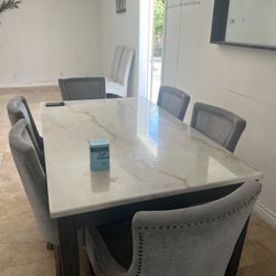 Dinning Table With 6 Chairs