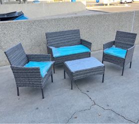 4-Piece Outdoor Wicker Patio Furniture Set