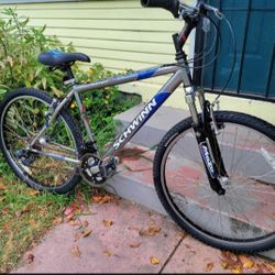 Good Condition Schwinn Ranger 2.6 Mountain Bike for Sale in
