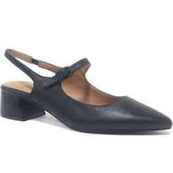 Gentle Souls by Kenneth Cole Women's Gladys Pump  Size 11   Origin Imported  Sole material Thermoplastic Polyurethane  Outer material Leather  Closure