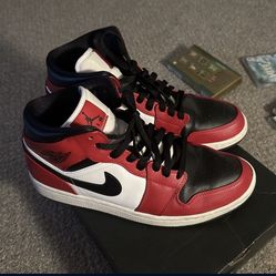 Nike Jordan 1 Mid Chicago Toe 10.5