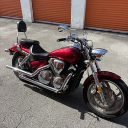 Selling Honda Vtx 1300c