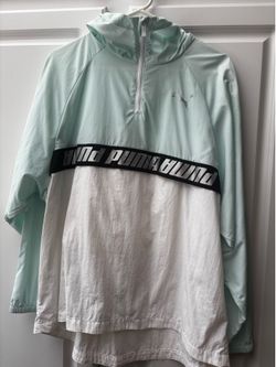 Athletic Pullover Size L