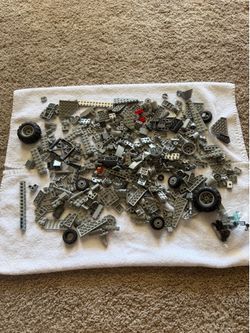 Legos Grey assorted pieces