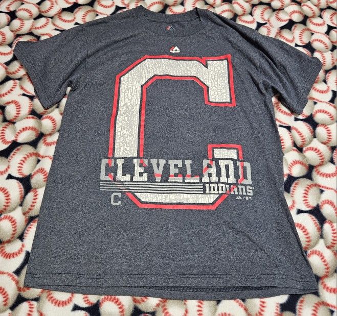 Used Cleveland Indians Majestic T-shirt, Men's Medium
