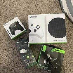 Microsoft Xbox Series S Bundle with Additional Controller *