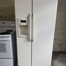 Ge Side By Side Refrigerator 33” Wide $349