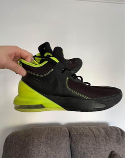 Nike Basketball Shoes Size 6.5