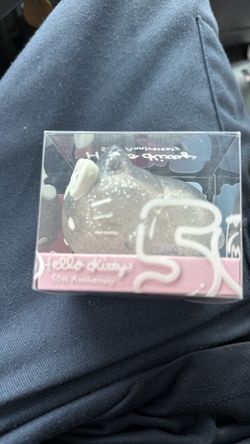 Sanrio Mochi SquiSHU Hello Kitty 50th