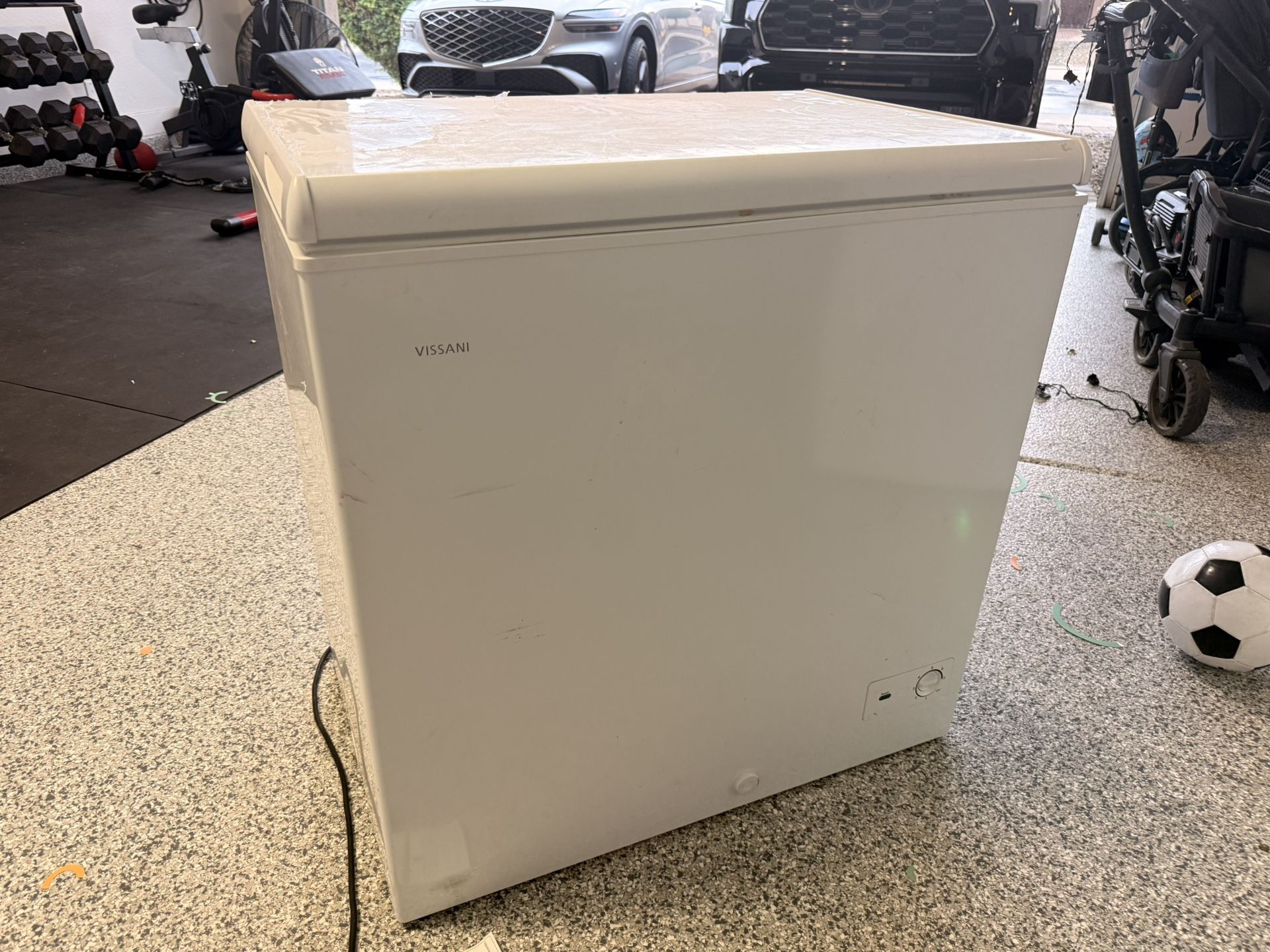 6.9 cu. ft. Manual Defrost Chest Freezer with LED Light Type in White Garage Ready