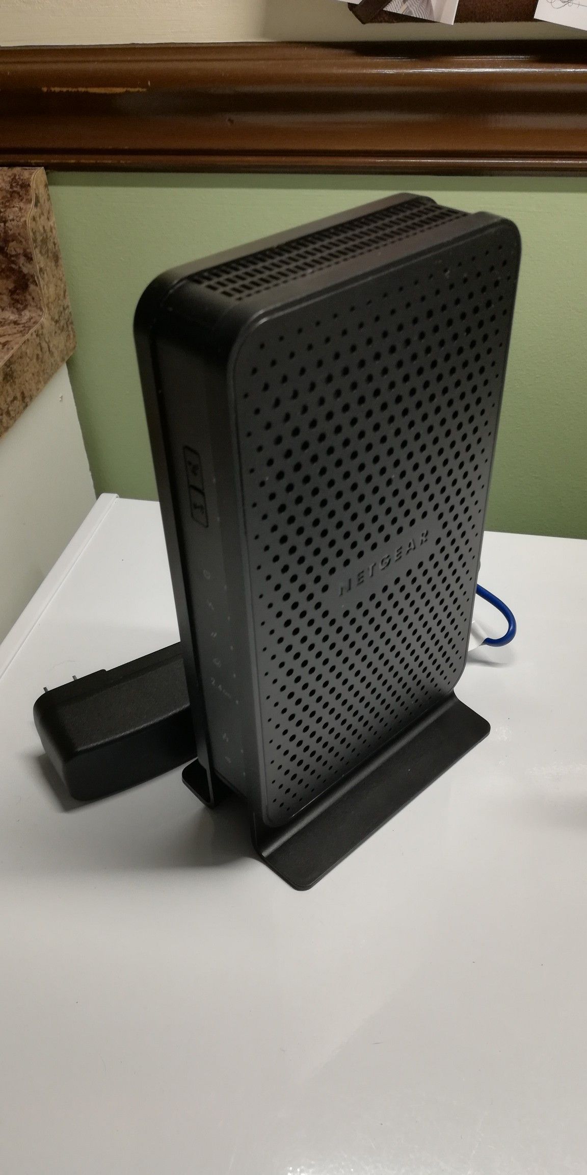 Cable modem router