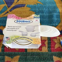 New 9 Piece Set Measuring Cups