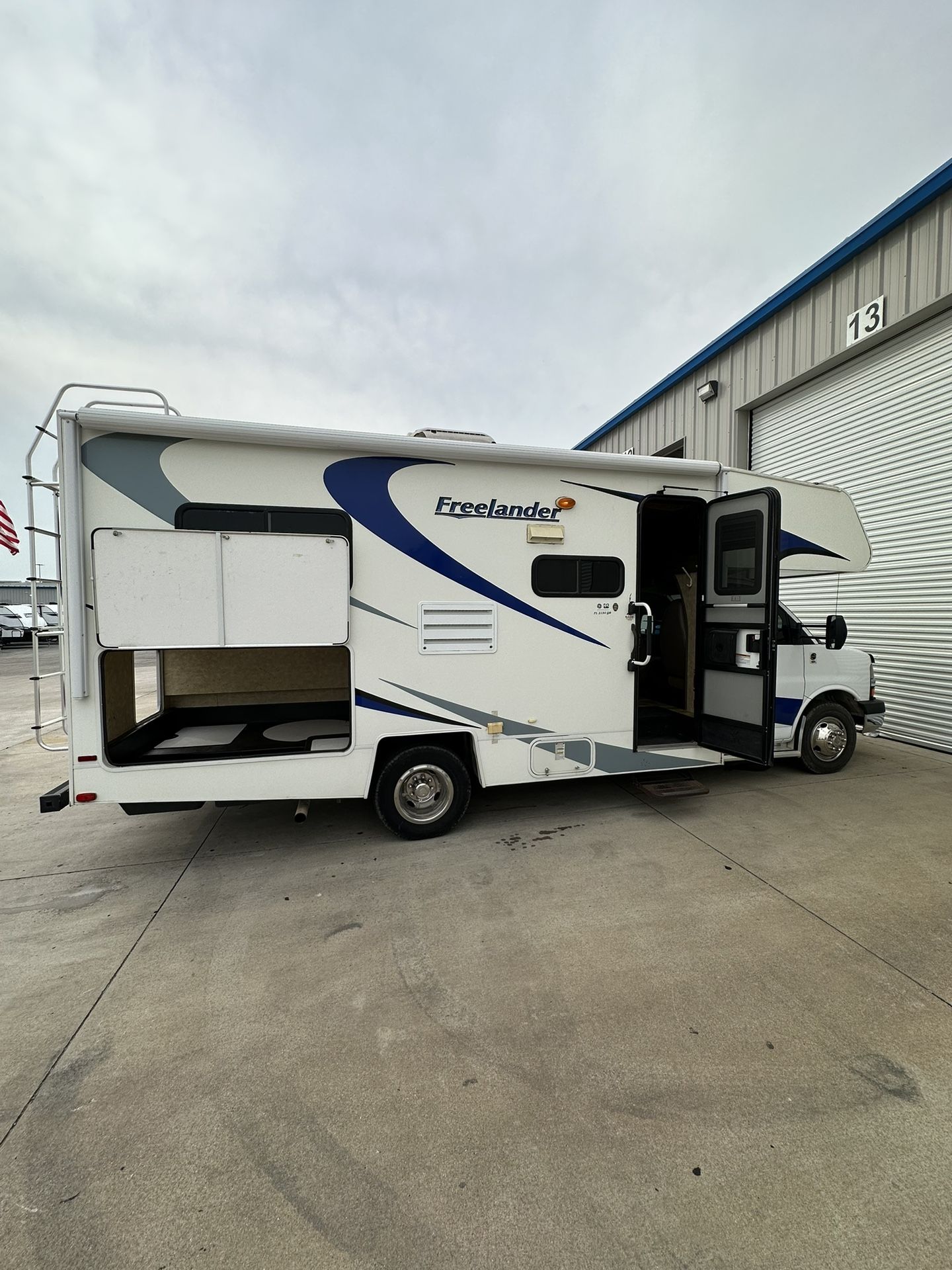 Coachmean Rv 2008 2008 Coachmen Freelander 2130QB for Sale in Alvarado, TX - OfferUp