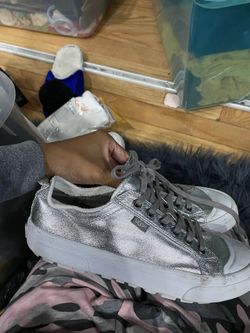 Ugg tennis shoes sz 8 women