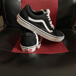 TENIS VANS SIZE: MEN 8 WOMEN 9.5