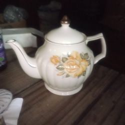 English Sadler Tea Pot 3566
