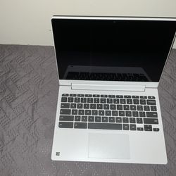 Lenovo 81HY000DUS Chromebook  C330 11.6" 64GB 4GB RAM MediaTek 8173C Notebook