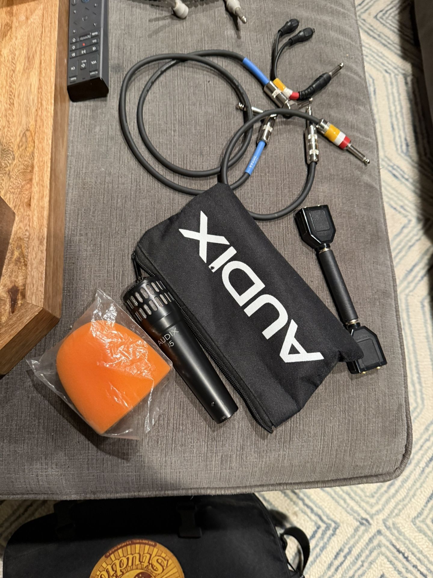 Audix i5 Mic With Stand And Cables 