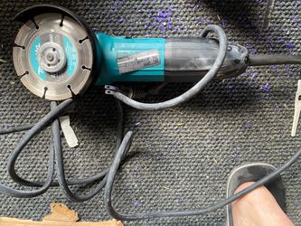Makita GA4030 4-Inch Angle Grinder