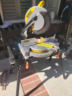 DeWalt 12 Inch Mitre Saw & WEN job site stand