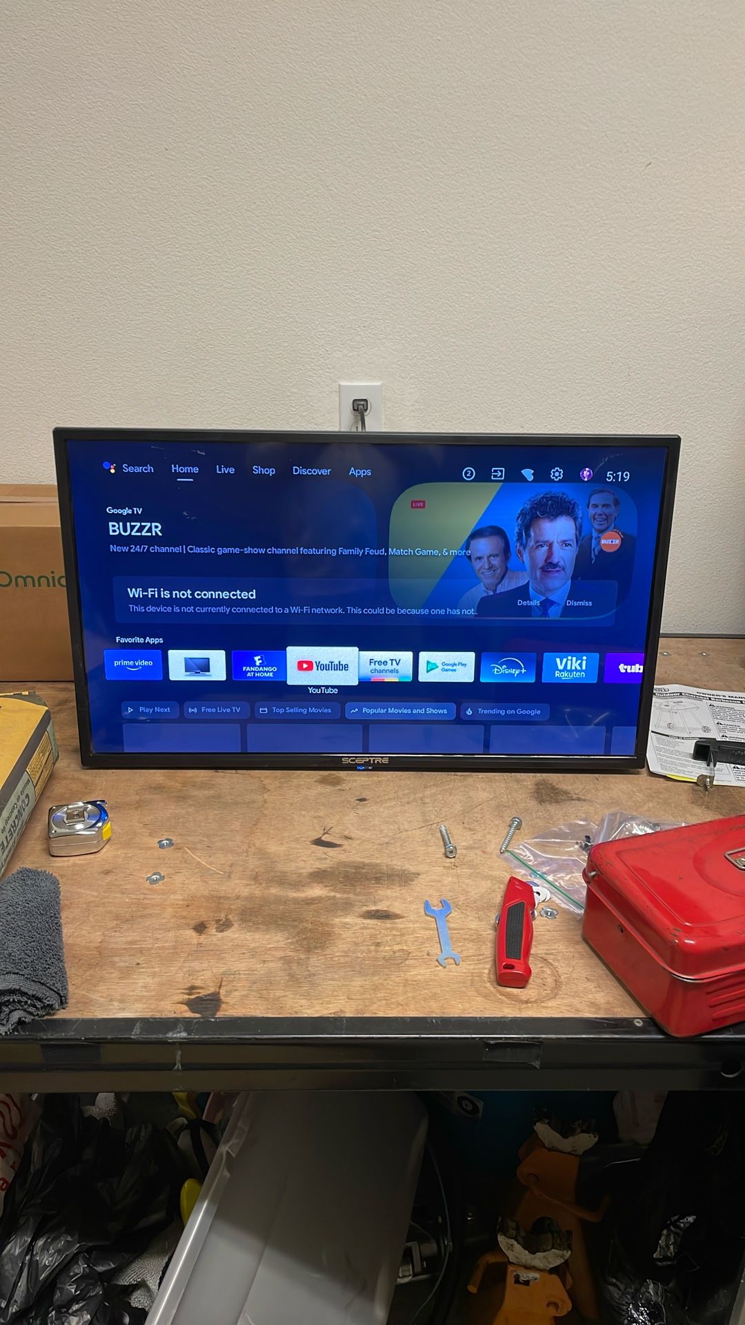 32" Smart Flat Screen Tv With Wall Mount