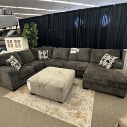 Ballinasloe Sectional 🍒 $39 Down Payment 