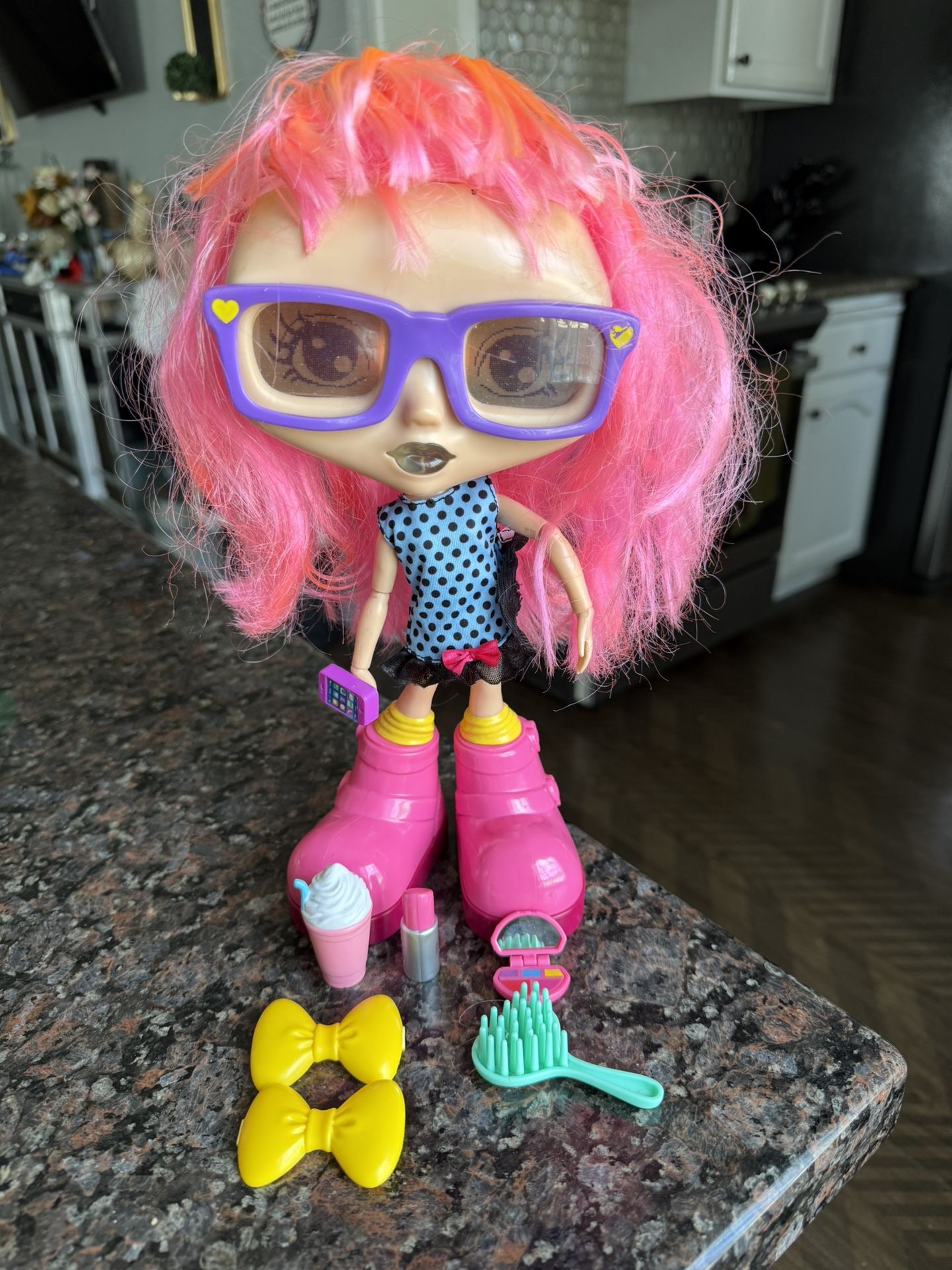 CHATSTERS GABBY INTERACTIVE DOLL CHASTERS DOLL