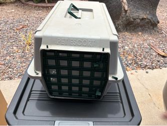 Pet Escort Hard-Shell Pet Carrier