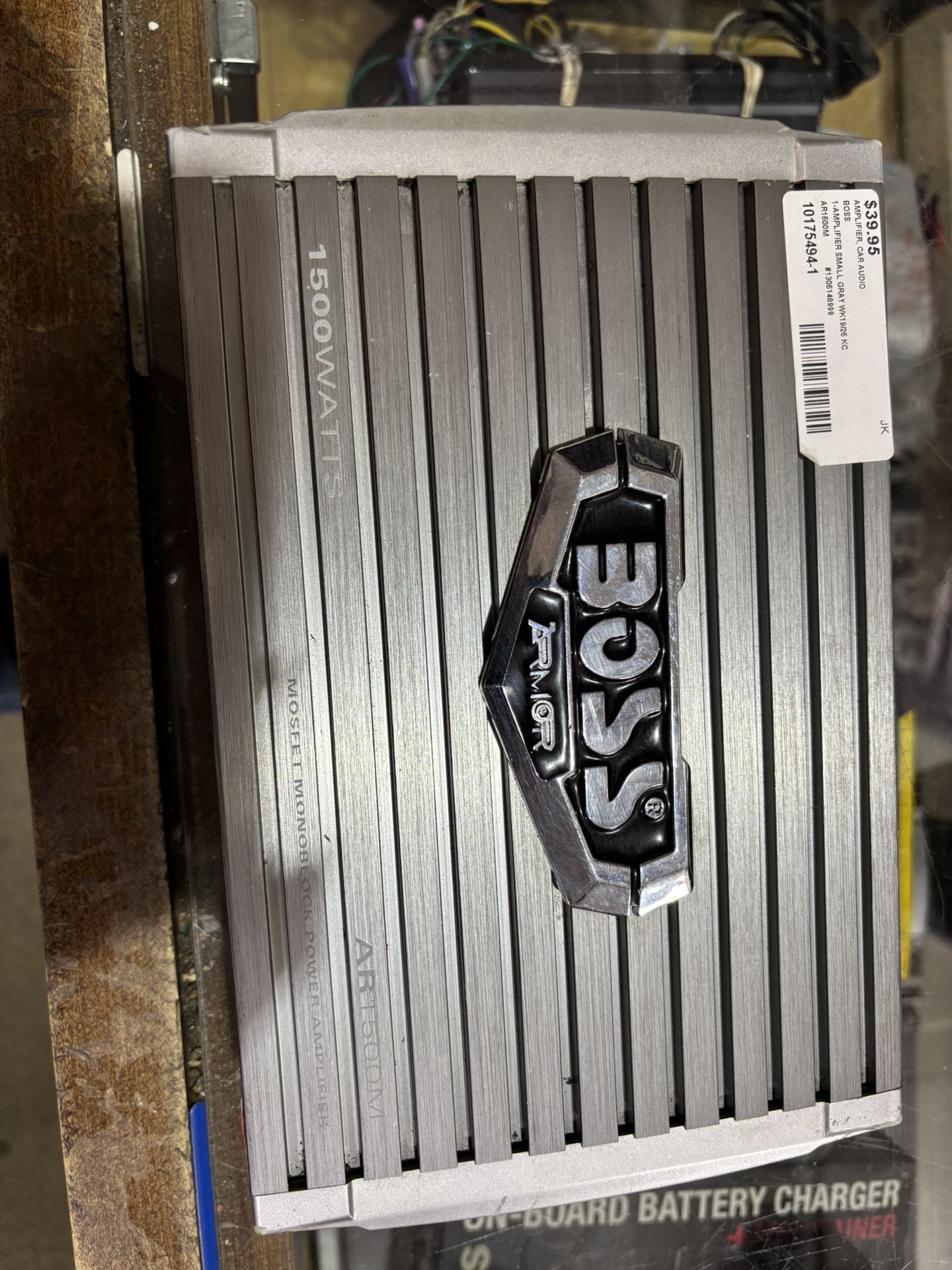 Boss Armor AR1500M 1500Watts Car Amplifier With Screws