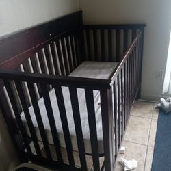 Crib with matress