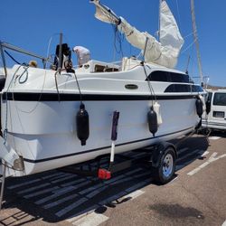 2007 MacGregor 26m sailboat 
