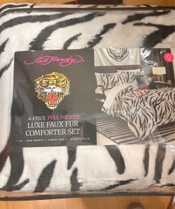 New comforter set $120