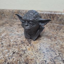 Disney Parks Star Wars Galaxy's Edge Mini Yoda Bust Statue