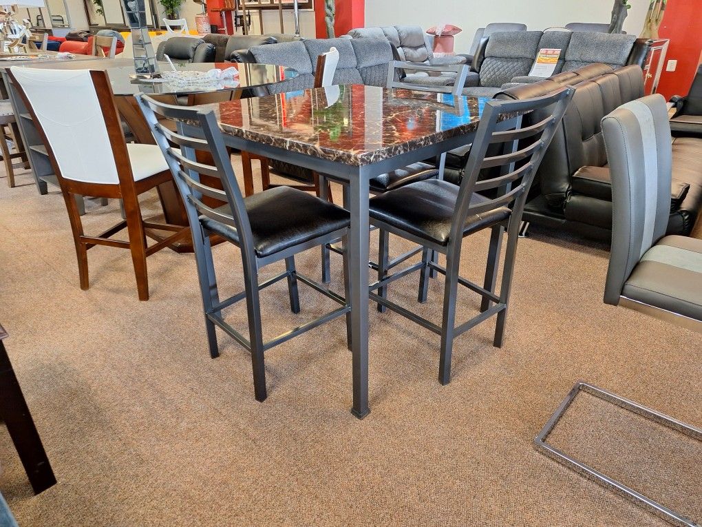 5 Pc. Dining Room Set 