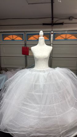 Mannequin to display XV dress