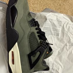 Air Jordan 4 Undefeated 