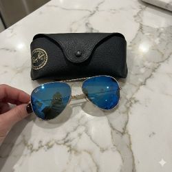 Ray-Ban Blue/ Gold Avaitors 