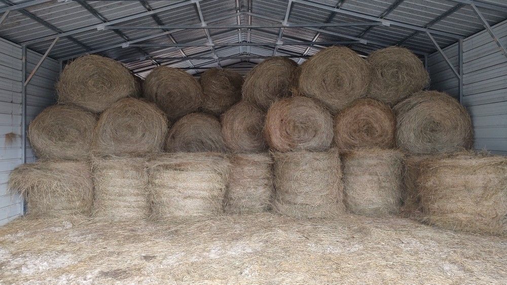 Round Bales 4x4