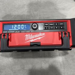 Milwaukee Radio Packout New 