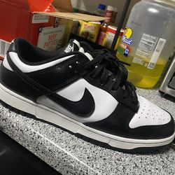 Nike Panda Dunks 